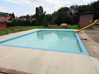 Nad hřištěm